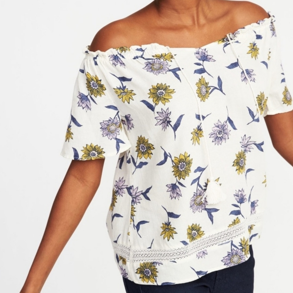 *$5 with bundleSuper cute Sunflower Old Navy Top - Picture 1 of 14